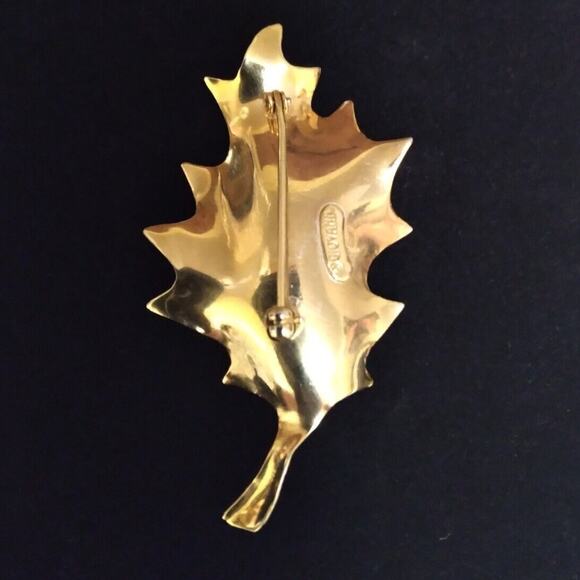 Vintage Giovanni Holly Berry Leaf Brooch Pin And Clip On Earrings SET Goldtone - Picture 3 of 9